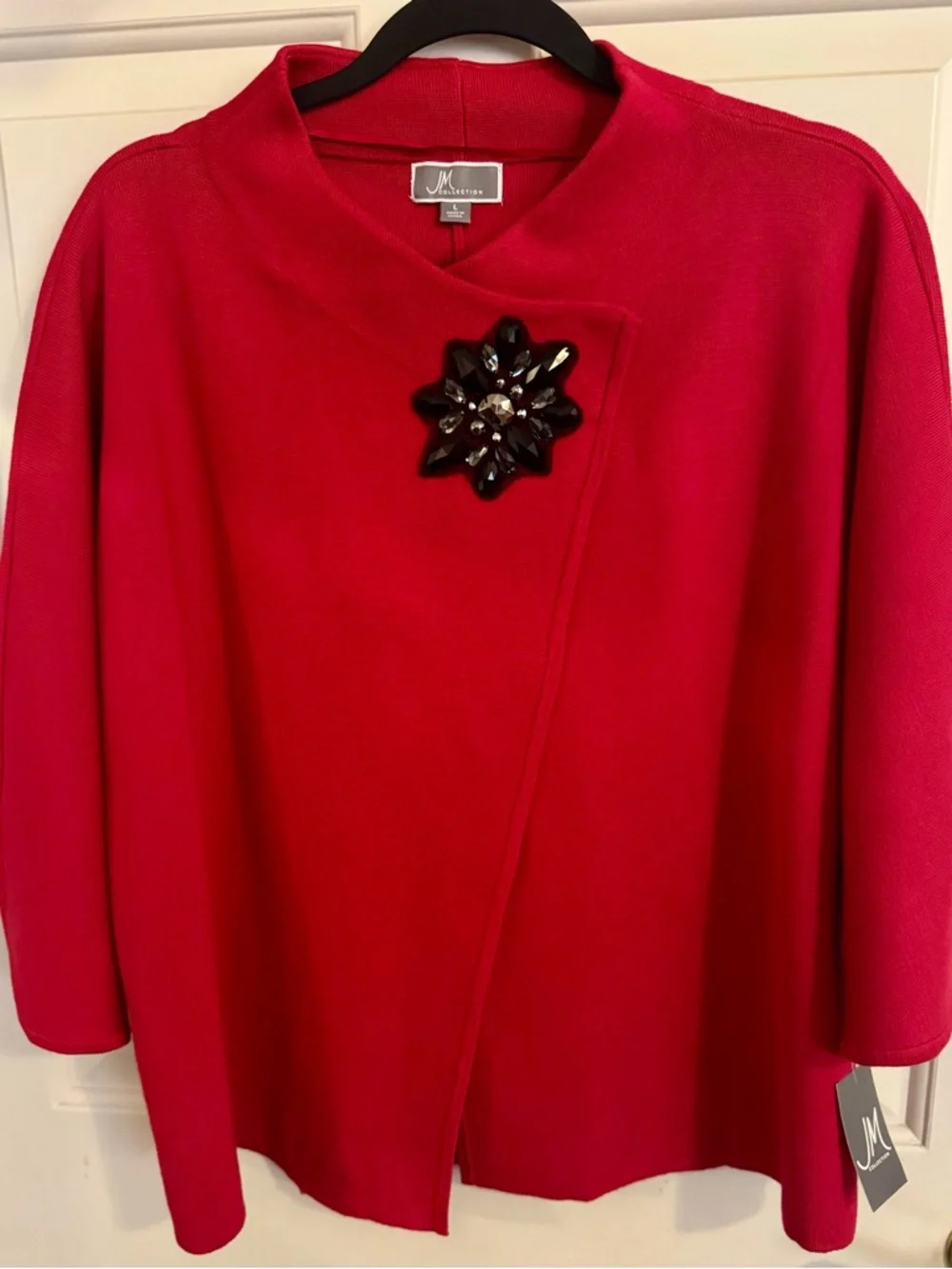 **NWT** JM Collection Red Asymmetrical Sweater Jacket & Jeweled Brooch Size - L - Picture 3 of 11
